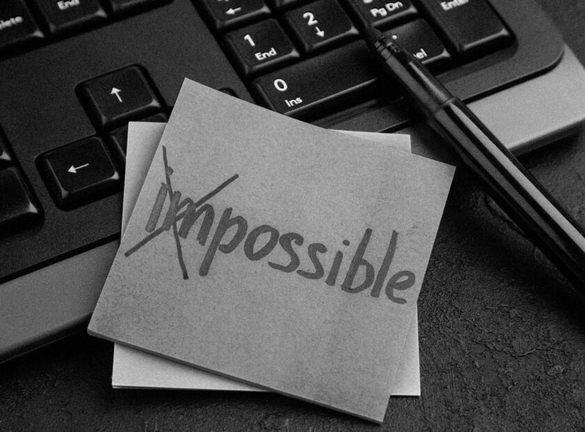 front view motivation notes with keyboard on a dark background p